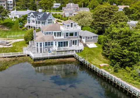 Slacktide waterfront home whitcom building