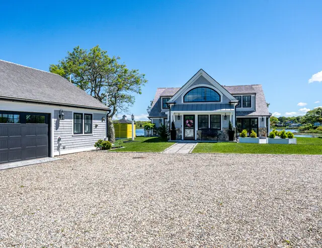 Yarmouth waterfront custom home whitcomb building 02