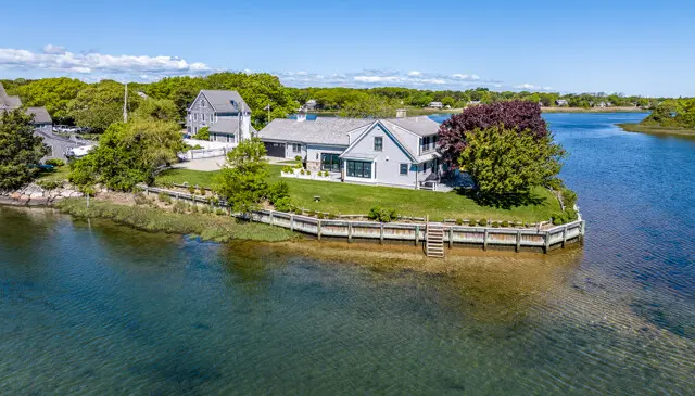 Yarmouth waterfront custom home whitcomb building 01